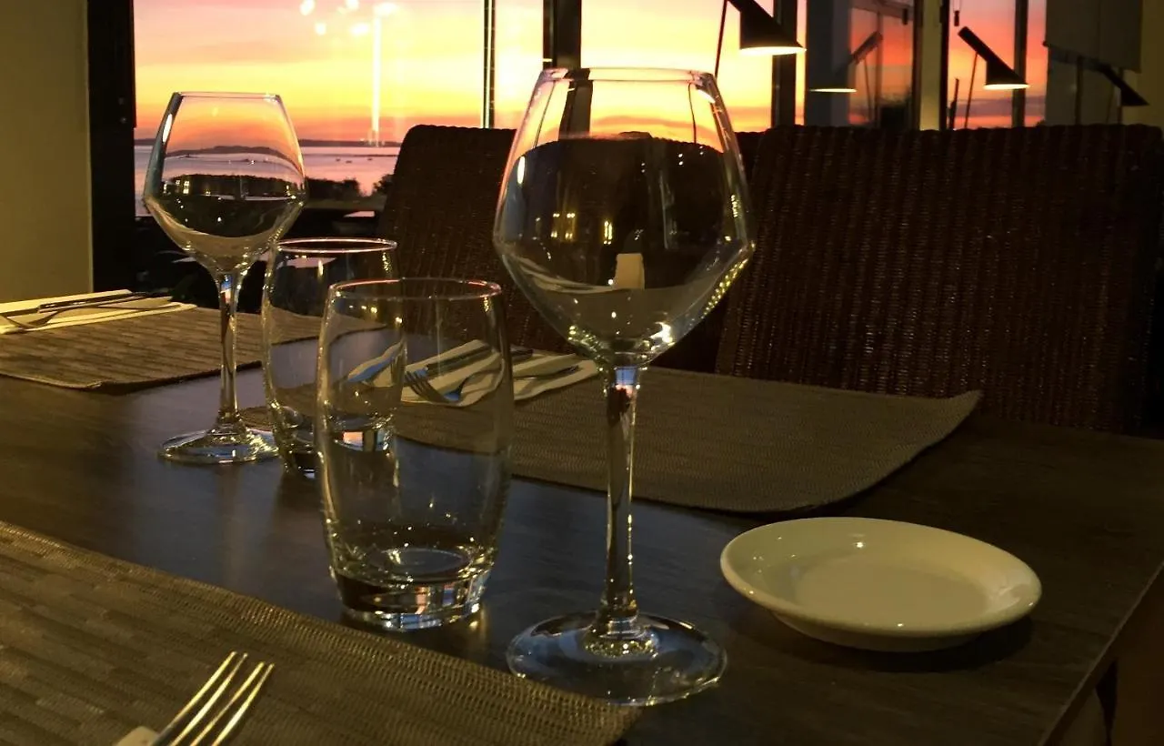 Logis Hotel & Restaurant Les Mouettes - Larmor Plage, Proche De Lorient