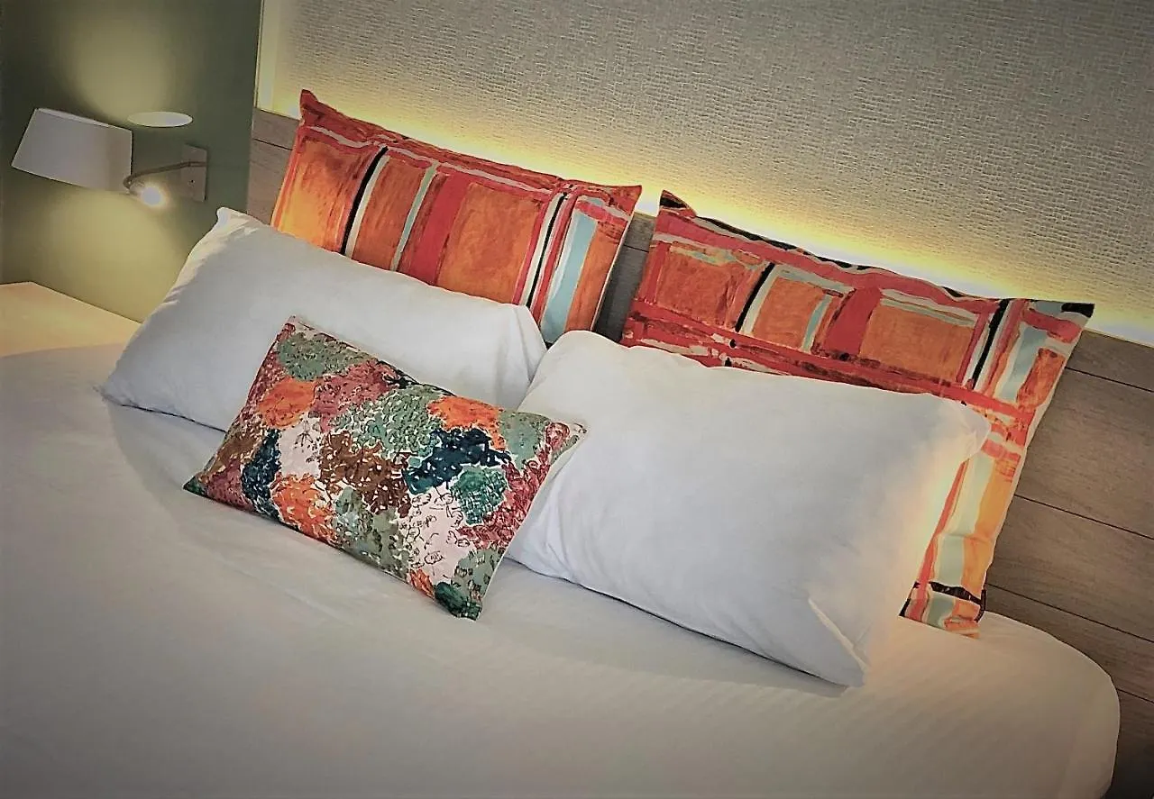 Logis Hotel & Restaurant Les Mouettes - Larmor Plage, Proche De Lorient 3*, Larmor-Plage